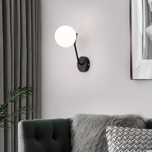 Moderne bolvormige glazen wandlamp
