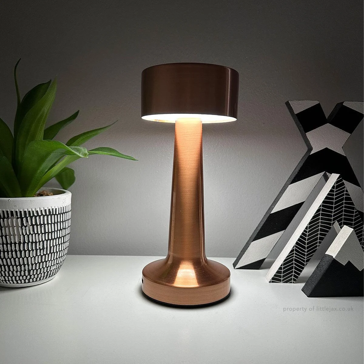Ambient_Halo_Cordless_Modern_Table_Lamp_-_-_tag1_-4130725 Ambient Halo Cordless Modern Table Lamp - - #tag1#