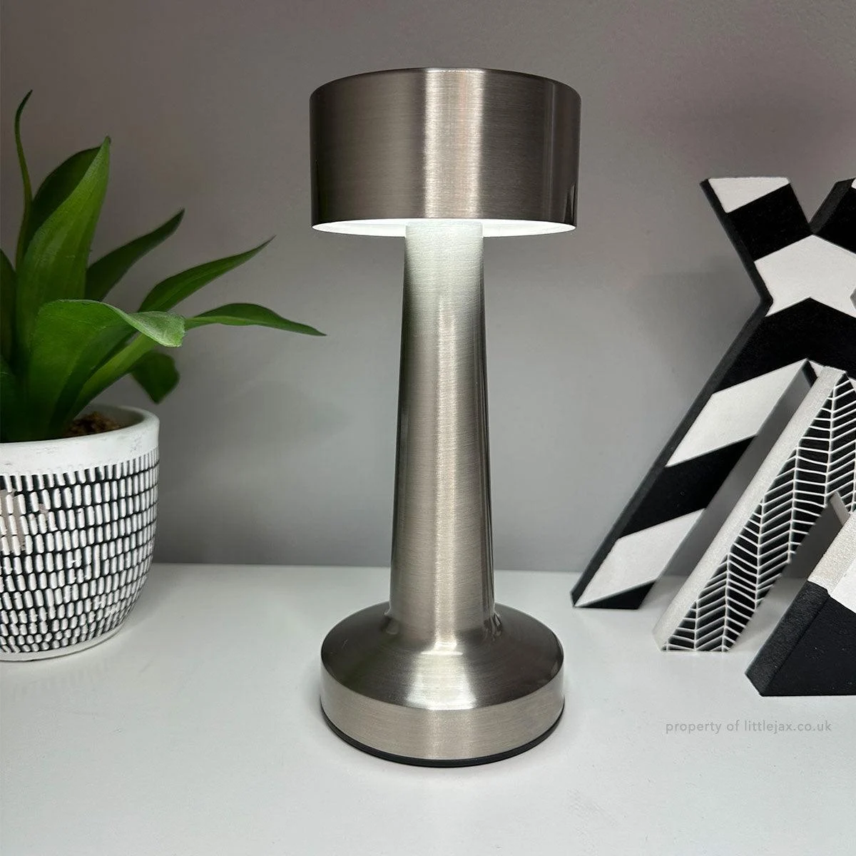 Ambient_Halo_Cordless_Modern_Table_Lamp_-_-_tag1_-4130733 Ambient Halo Cordless Modern Table Lamp - - #tag1#