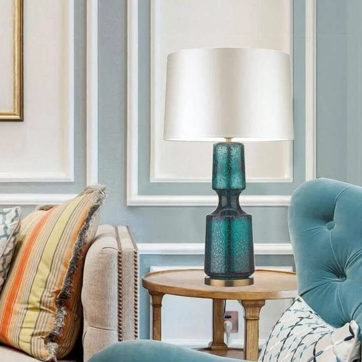 American Retro Bedside Table Lamp - Stylish and Functional Vintage Touch -