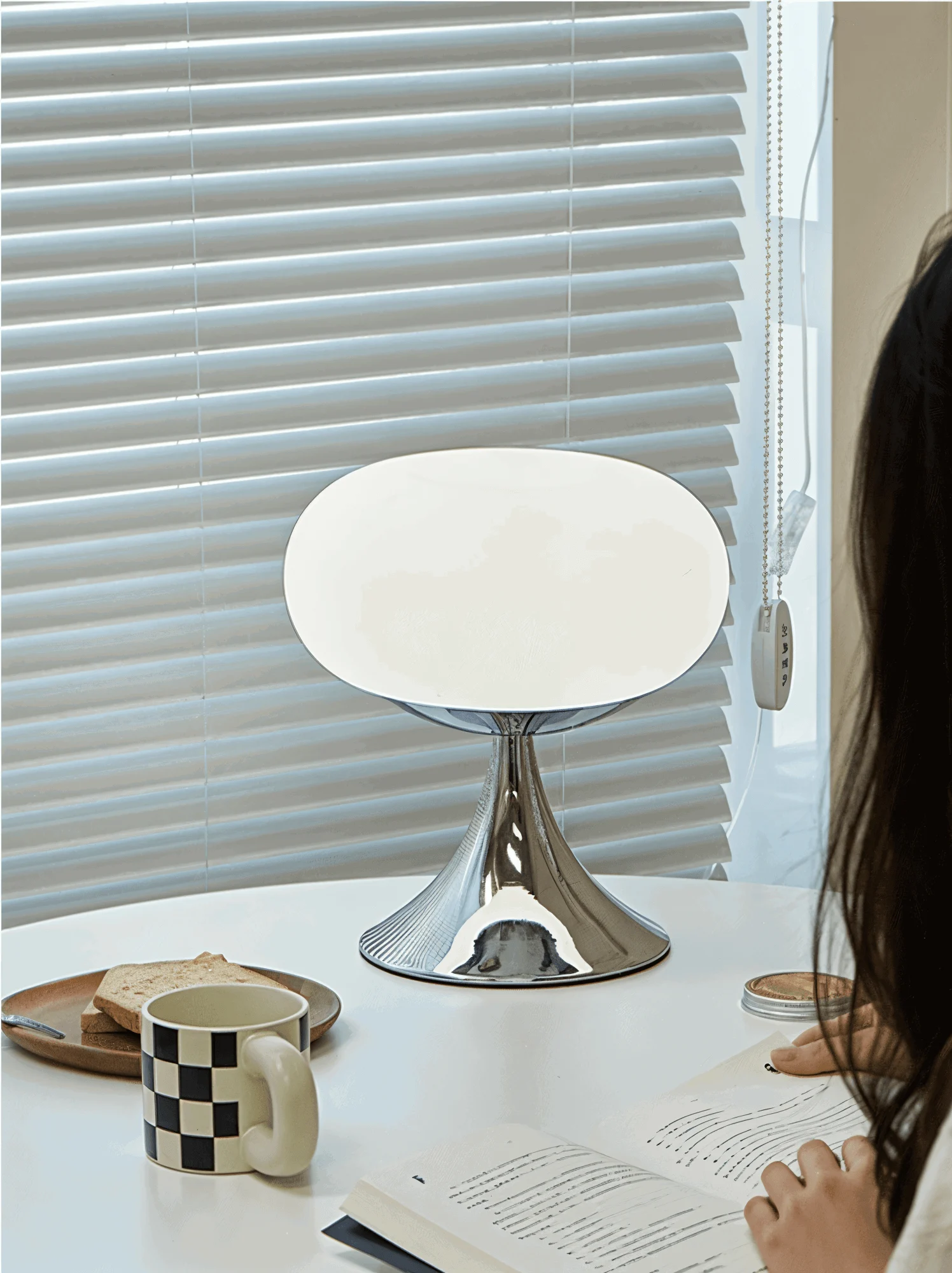 Apple_LED_Lamp_-_Curvy_Glass_Table_Lamp_-_-_tag1_-4134025 Apple LED Lamp - Curvy Glass Table Lamp - - #tag1#