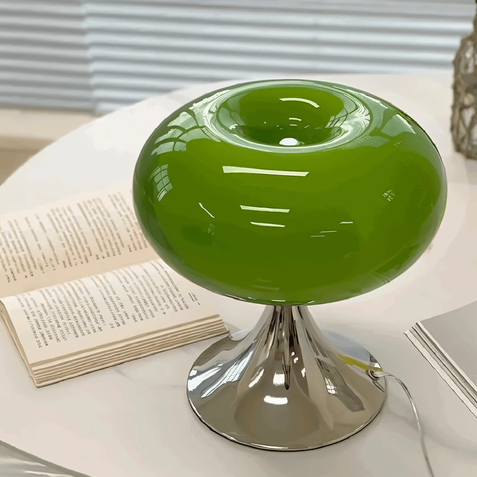 Apple_LED_Lamp_-_Curvy_Glass_Table_Lamp_-_-_tag1_-4134032 Apple LED Lamp - Curvy Glass Table Lamp - - #tag1#