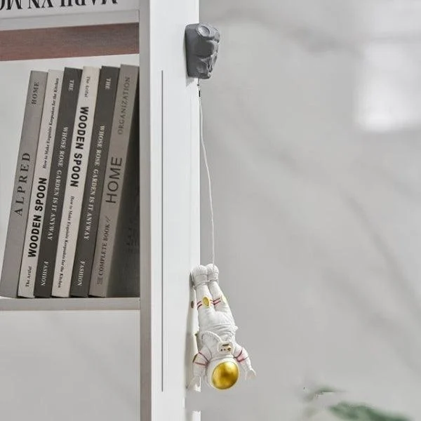 Astronaut_Climber_Wall_Decorative_Figurines_-_-4129761 Astronaut Climber Wall Decorative Figurines -