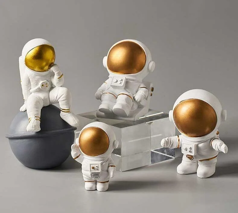 Astronaut_Figure_Statue_Spaceman_Sculpture_-_-4129847 Astronaut Figure Statue Spaceman Sculpture -