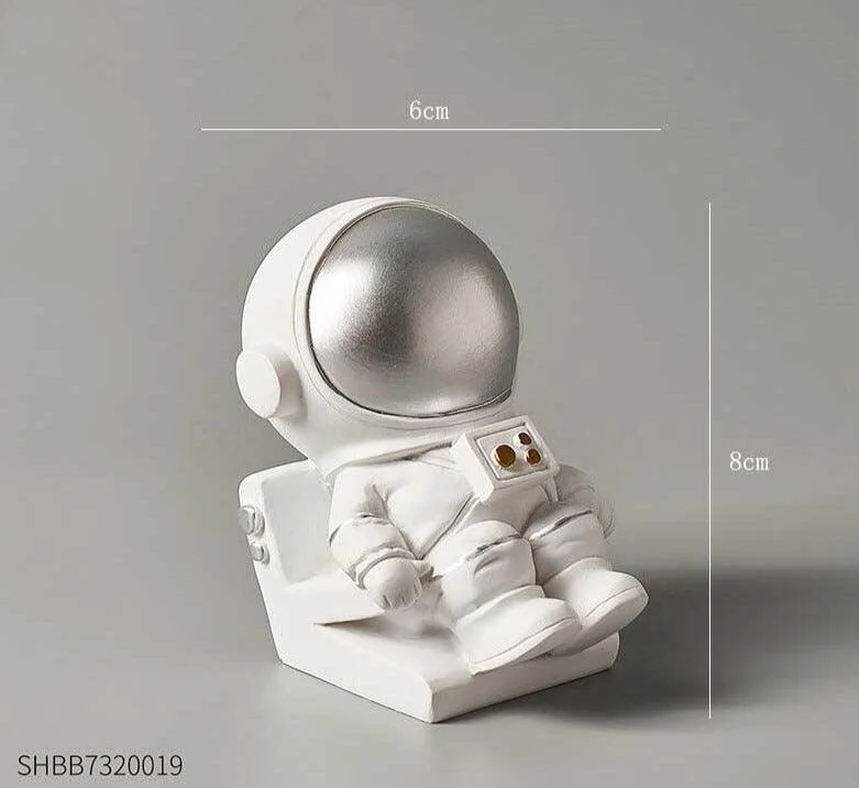 Astronaut_Figure_Statue_Spaceman_Sculpture_-_-4129873 Astronaut Figure Statue Spaceman Sculpture -