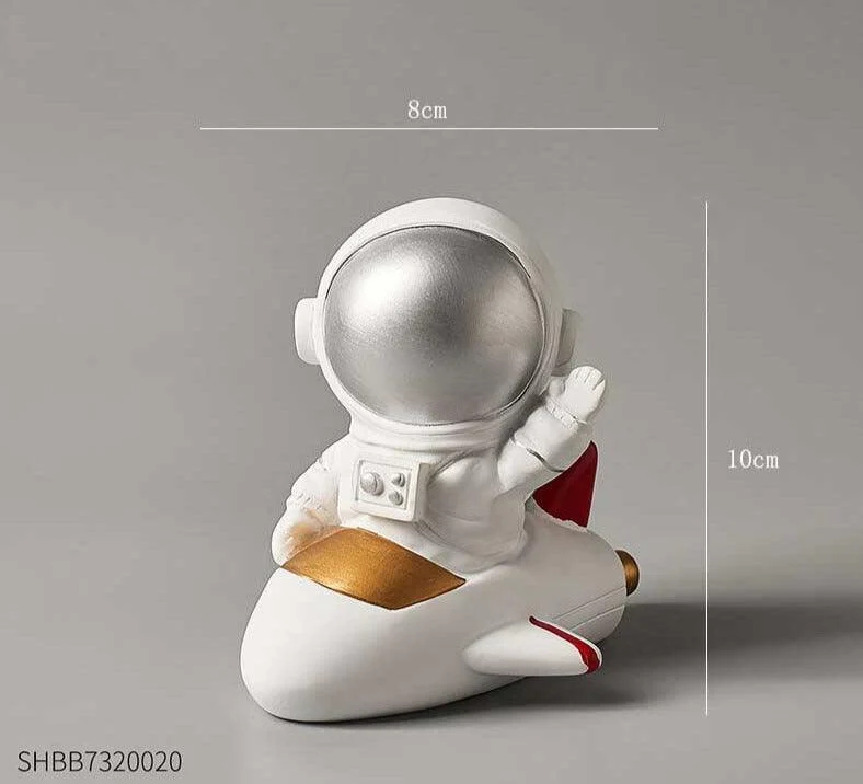 Astronaut_Figure_Statue_Spaceman_Sculpture_-_-4129878 Astronaut Figure Statue Spaceman Sculpture -