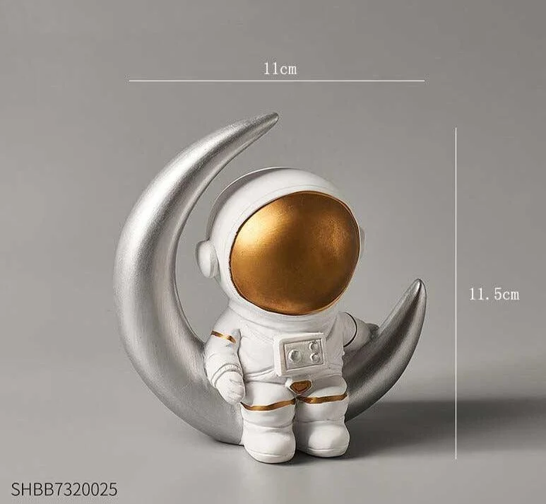 Astronaut_Figure_Statue_Spaceman_Sculpture_-_-4129888 Astronaut Figure Statue Spaceman Sculpture -