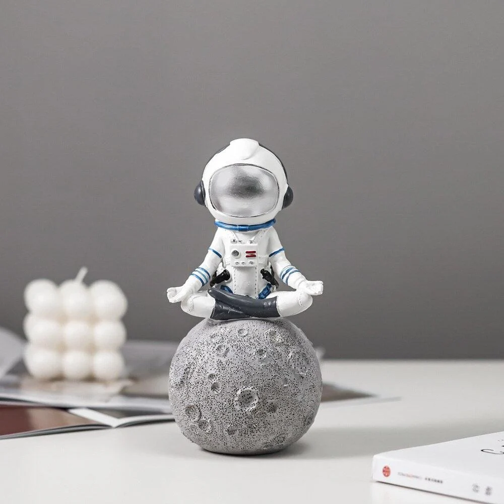 Astronaut Figurines Resin Spacewoman -