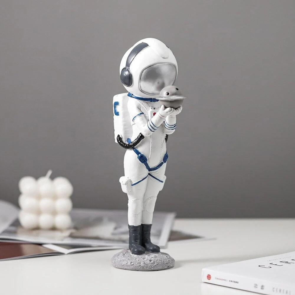 Astronaut Figurines Resin Spacewoman -
