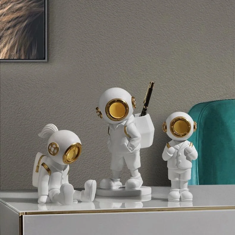Banksy_Little_Diver_Figurines_-_-_tag1_-4145432 Banksy Little Diver Figurines - - #tag1#