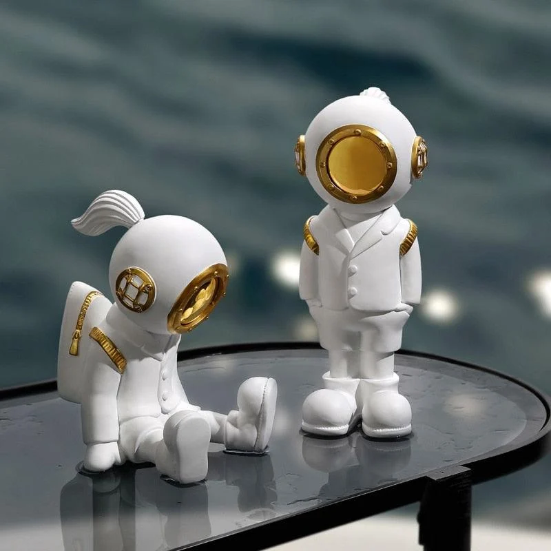 Banksy_Little_Diver_Figurines_-_-_tag1_-4145438 Banksy Little Diver Figurines - - #tag1#