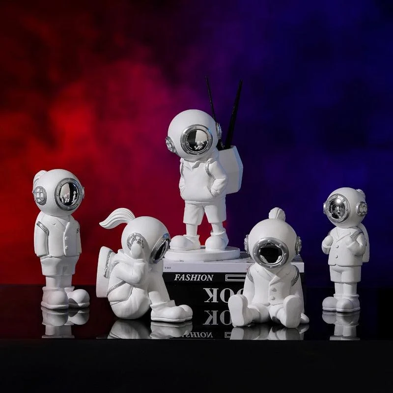 Banksy_Little_Diver_Figurines_-_-_tag1_-4145445 Banksy Little Diver Figurines - - #tag1#