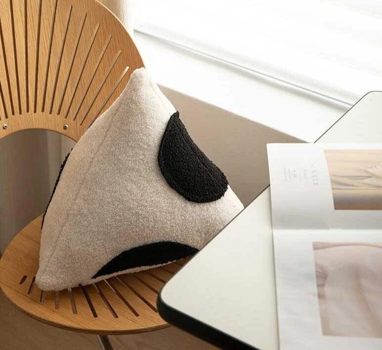 Checkered Geometric Cushions -