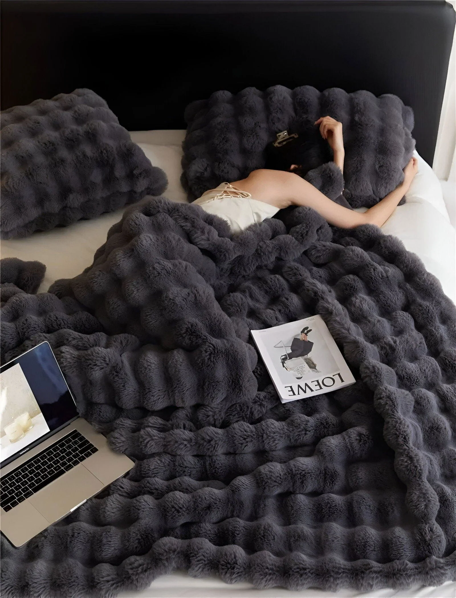 Checkered_cuddly_blanket_-_super_soft_and_cuddly_the_ultimate_relaxation_companion._-_-_tag1_-4171548 Checkered cuddly blanket - super soft and cuddly, the ultimate relaxation companion. - - #tag1#