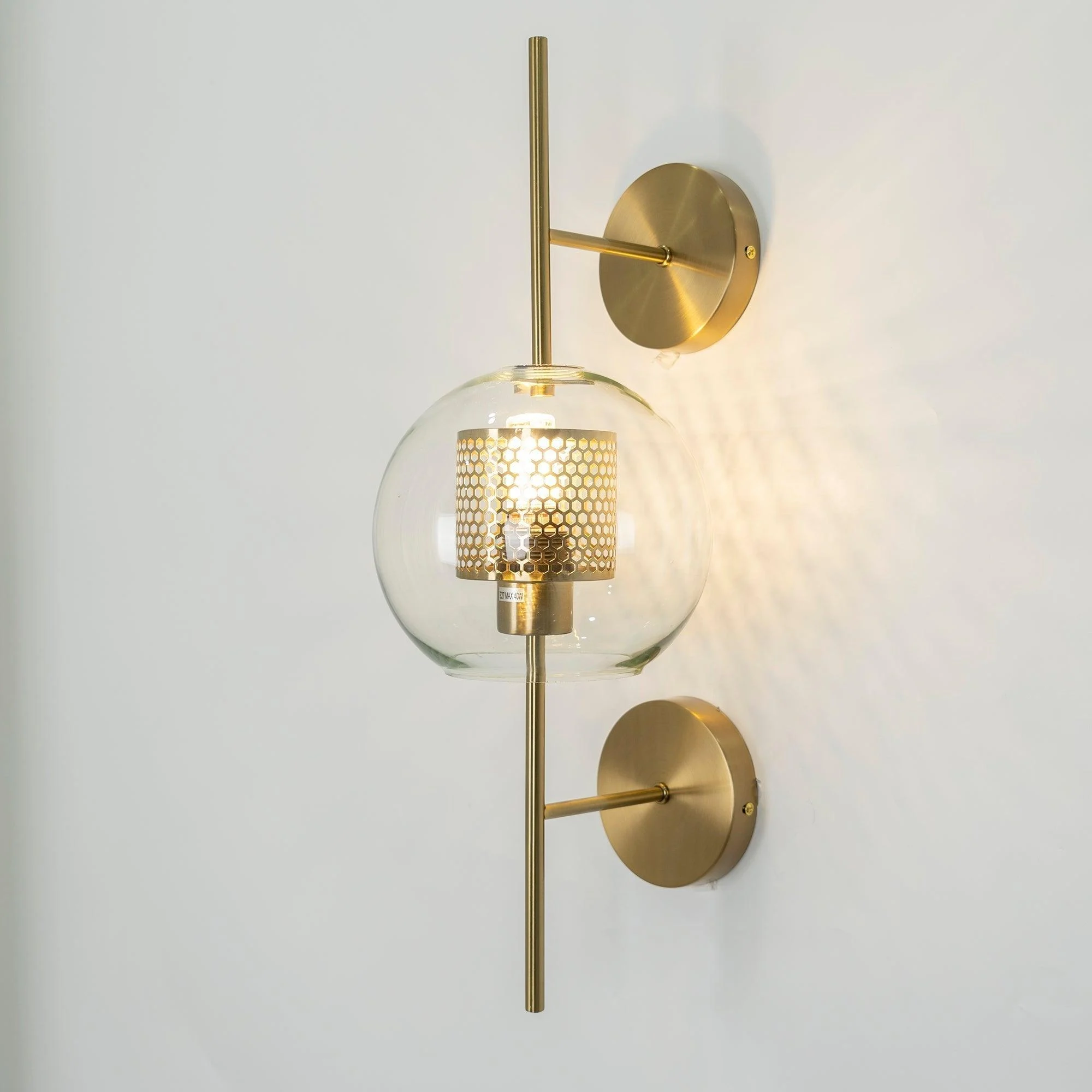 Chiswick_Glass_Wall_Lamp__25_561b0f6f-cd55-4fec-8124-3b1adbca0e3d Chiswick Glass Wall Lamp 25 561b0f6f Cd55 4fec 8124 3b1adbca0e3d