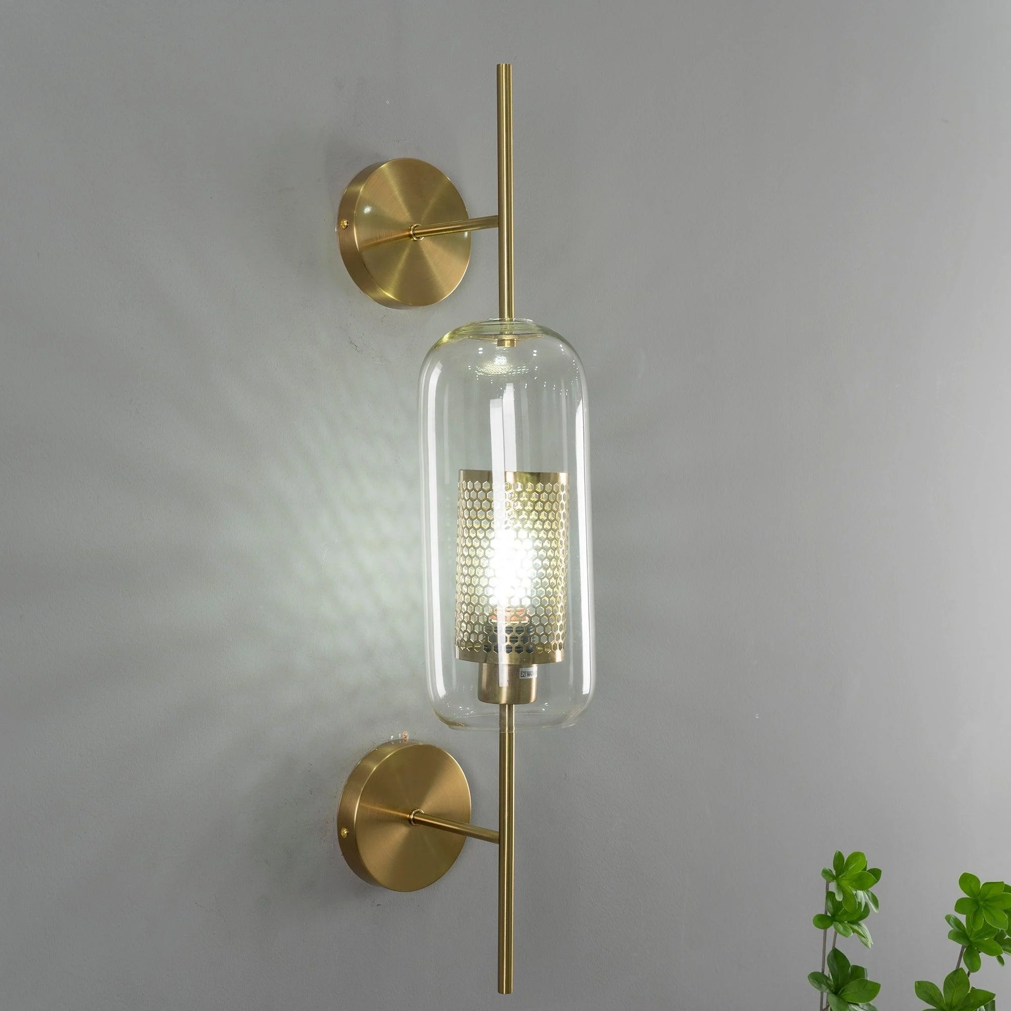 Chiswick_Glass_Wall_Lamp__30_b45a1c32-38ed-4d54-9497-2dff584edee9 Chiswick Glass Wall Lamp 30 B45a1c32 38ed 4d54 9497 2dff584edee9