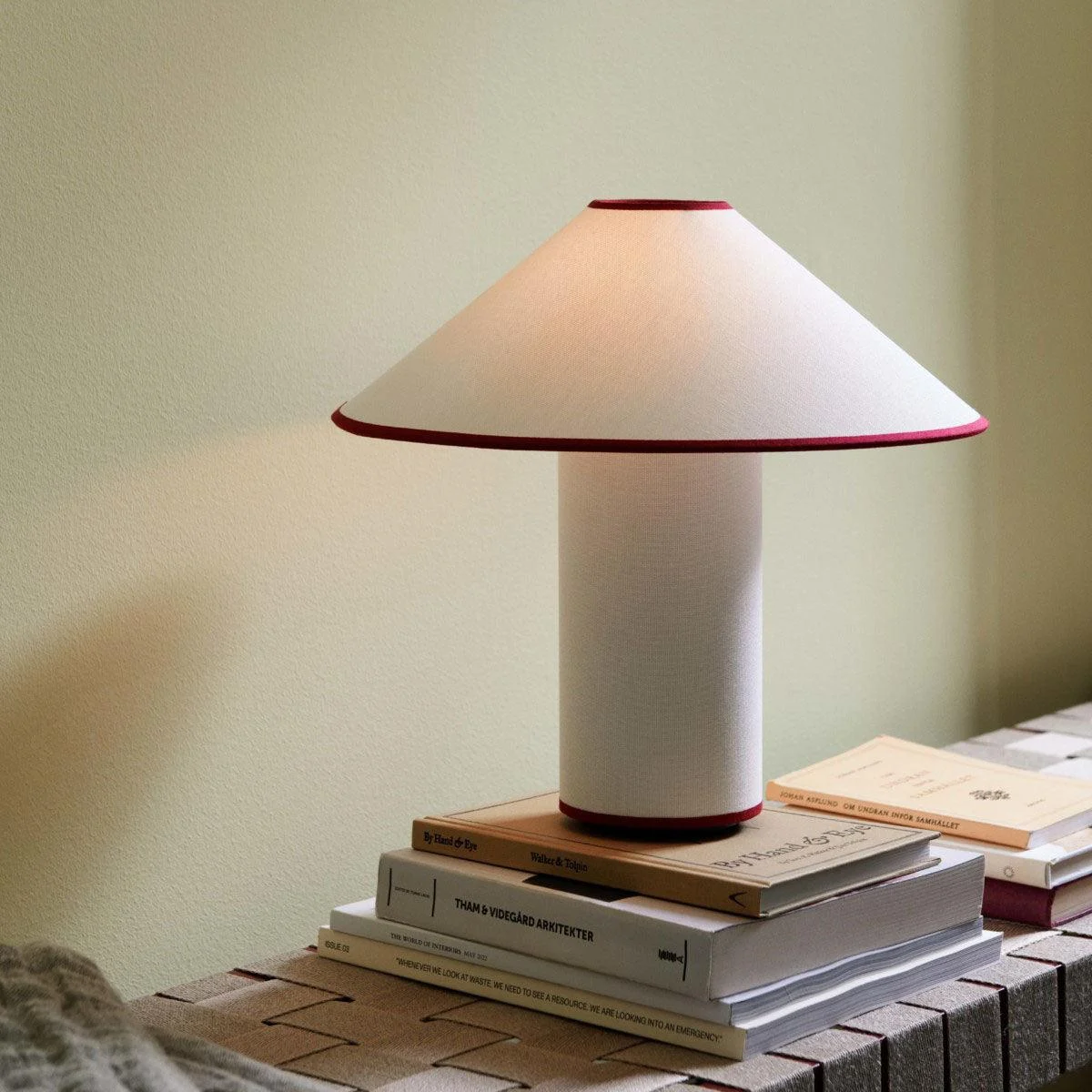 ColletteLuxe_Elegant_Table_Lamp_with_Timeless_Design_-_-_tag1_-4179716 ColletteLuxe™ – Elegant Table Lamp with Timeless Design - - #tag1#