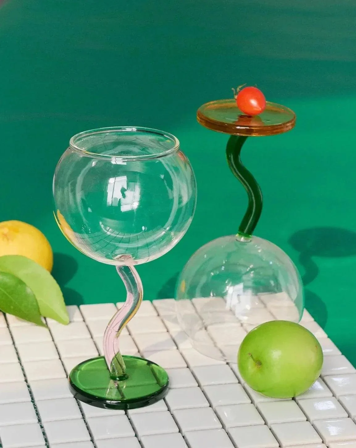 Colored_Bubble_Borosilicate_Glass_Twisted_Wine_Glass_-_-4162307 Colored Bubble Borosilicate Glass Twisted Wine Glass -
