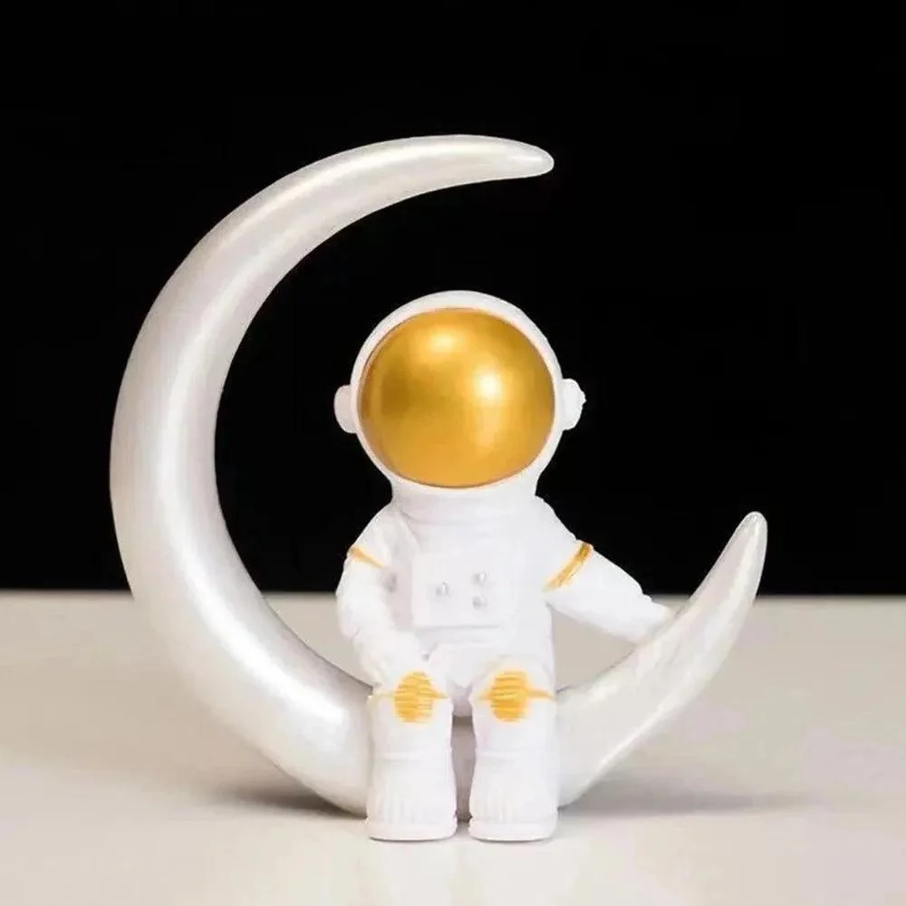 Cosmic_Crew_Astronaut_Sculptures_for_Inspired_Desktop_Adventures_-_-4165357 Cosmic Crew: Astronaut Sculptures for Inspired Desktop Adventures -