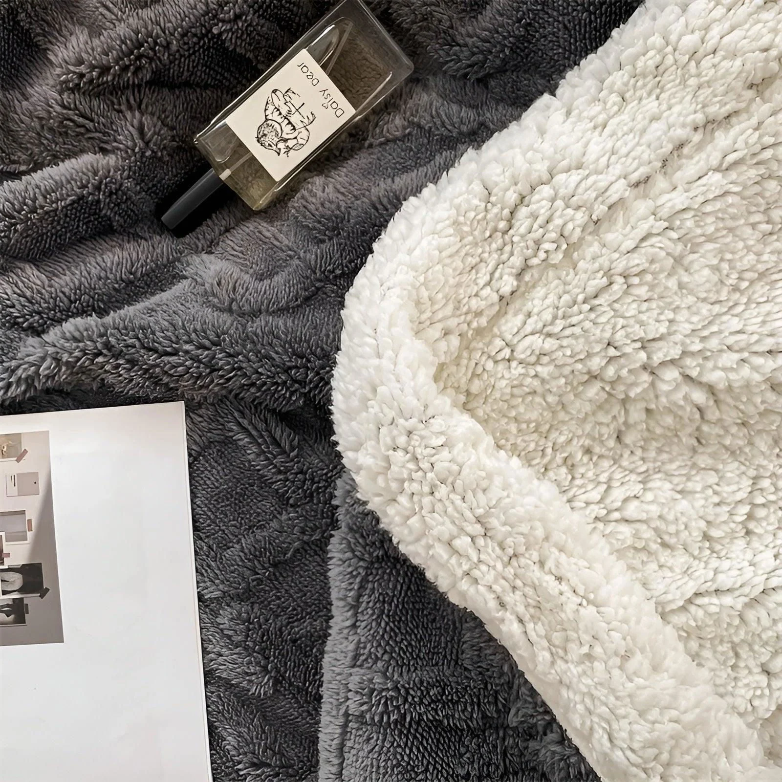 Cozy_Cuddle_-_Double-Sided_Cozy_Cashmere_Fleece_Blanket_for_Nighttime_Warmth_with_Style_-_-_tag1_-4184378 Cozy Cuddle - Double-Sided Cozy Cashmere Fleece Blanket for Nighttime Warmth with Style - - #tag1#