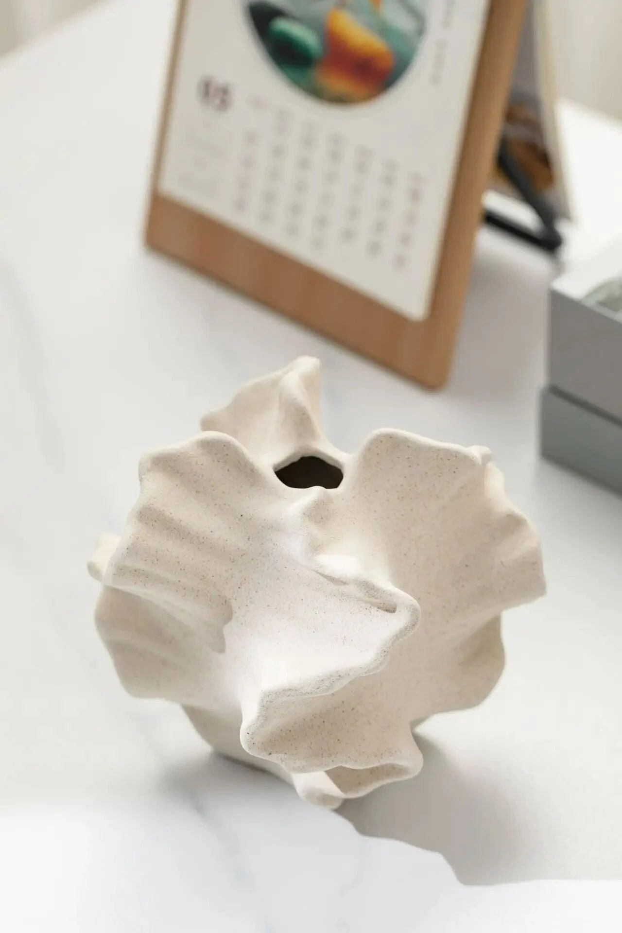 CreaseCraft - Ceramic vase with folds -