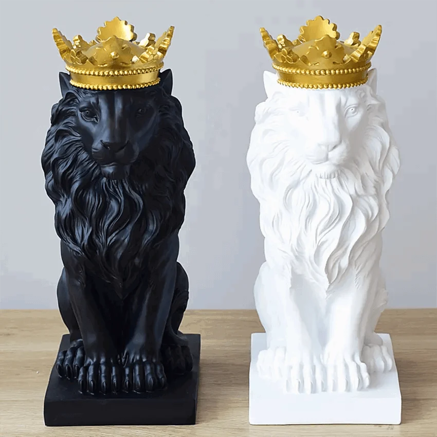 Crowned_Lion_Statue_-_-4170693 Crowned Lion Statue -