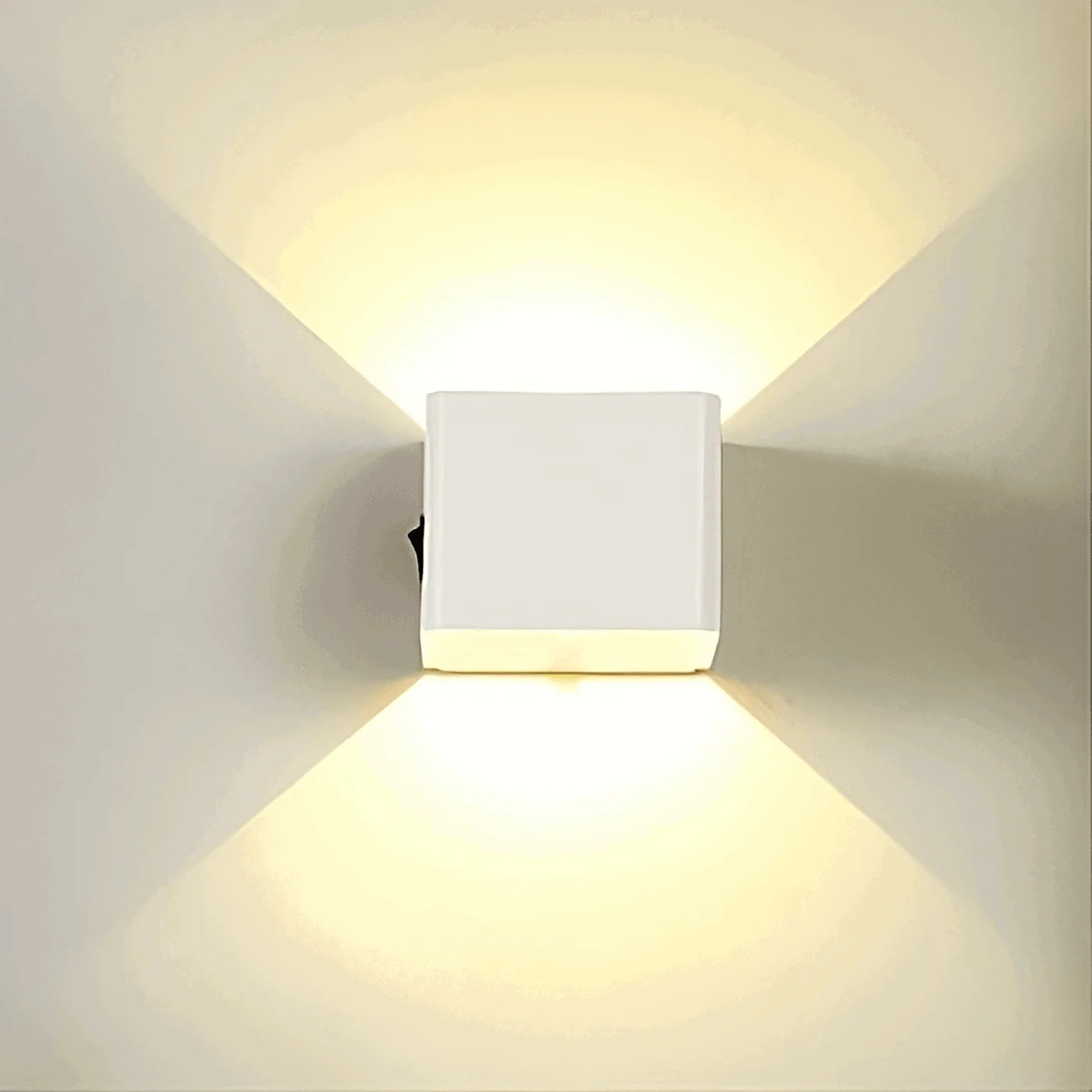 CubeLamp_-_wall_light_with_sensor_-_-4171956 CubeLamp - wall light with sensor -