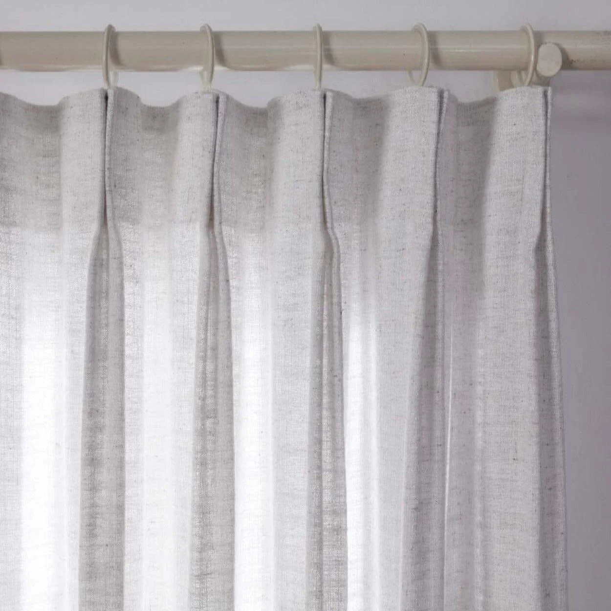 Curtain-AddNaturalEleganceandComforttoYourInterior-Homeko4 Curtain - Add Natural Elegance and Comfort to Your Interior - Homeko