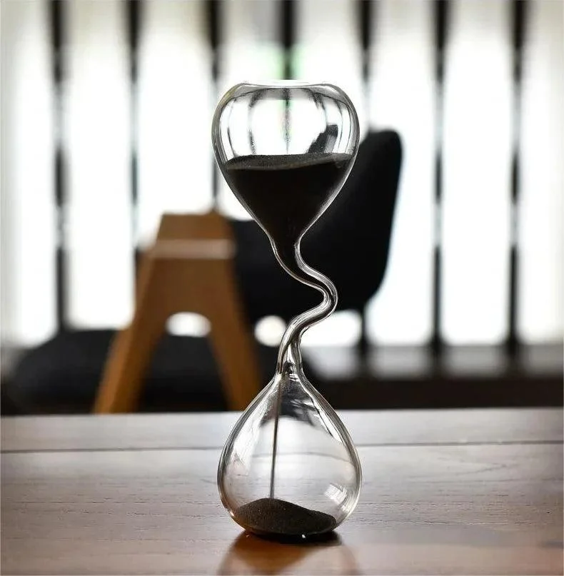 Curved_Black_Hourglass_Sand_Clock_-_-4172234 Curved Black Hourglass Sand Clock -