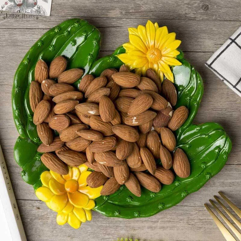 Dessert_Cactus_Sunflowers_Plates_-_-4178313 Dessert Cactus Sunflowers Plates -