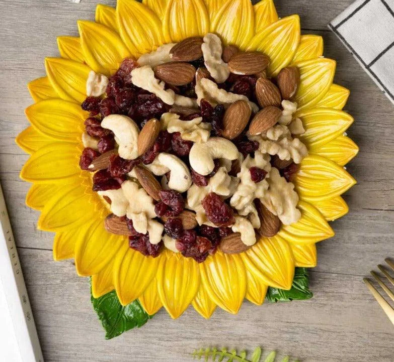 Dessert_Cactus_Sunflowers_Plates_-_-4178325 Dessert Cactus Sunflowers Plates -