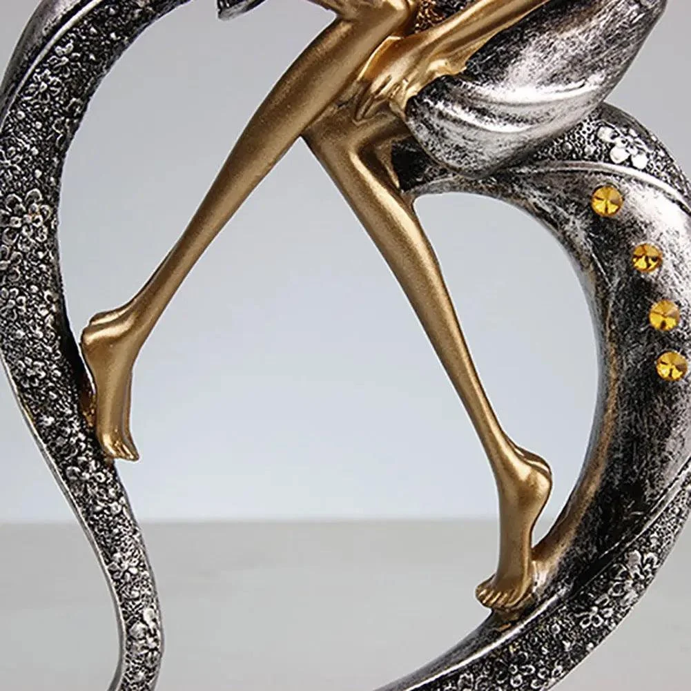 Elegant_Kissing_Couple_Sculpture_-_-4182121 Elegant Kissing Couple Sculpture -