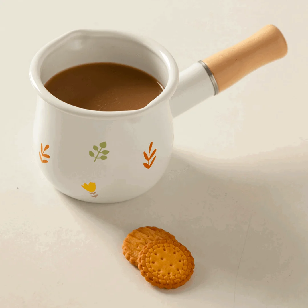Enamel_Saucepan_-_-4183883 Enamel Saucepan -
