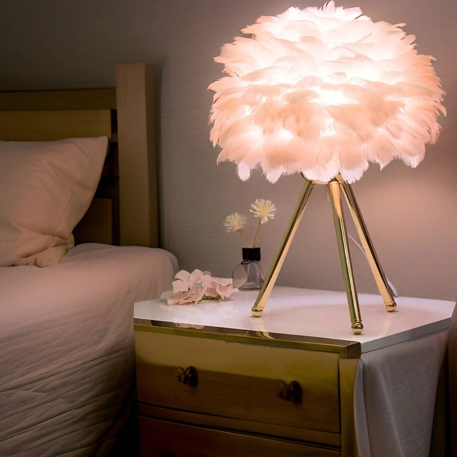 Feather_Glow_-_Handmade_Ostrich_Feather_Table_Lamp_for_Romantic_Ambiance_-_-_tag1_-4207835 Feather Glow - Handmade Ostrich Feather Table Lamp for Romantic Ambiance - - #tag1#