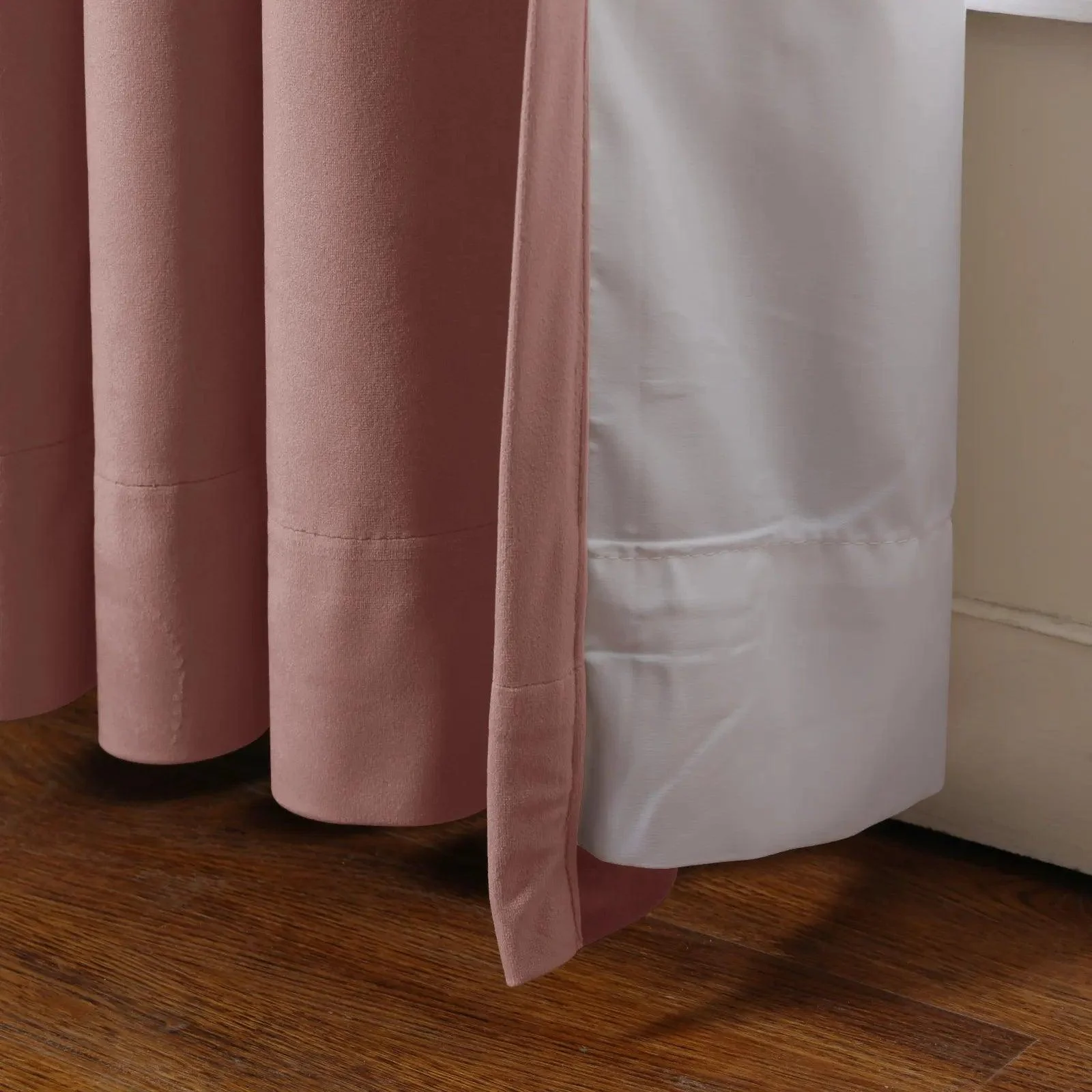 Folora-Curtaingivesyourinterioraluxuriousandwarmlook-Homeko4 Folora - Curtain gives your interior a luxurious and warm look - Homeko