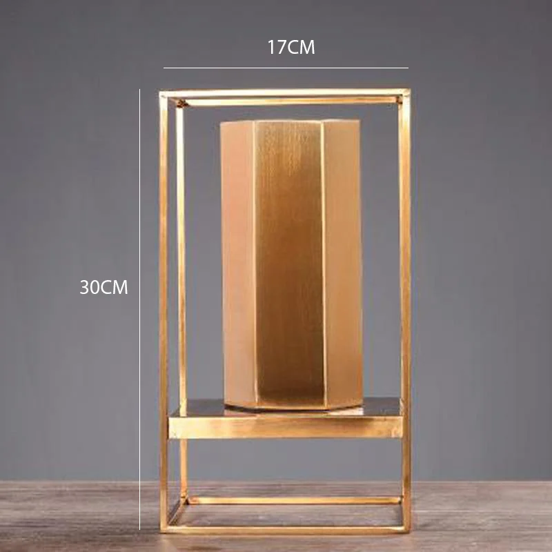 GILDED VASE - - #tag1#