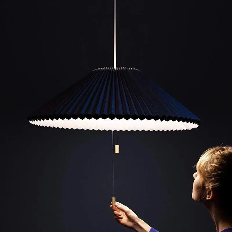 Geplooide-Vervormde-Stof-Paraplu-Ontwerp-Kroonluchters-Moderne-Huisdecoratie-Led-Lamp-Voor-Slaapkamer-Woonkamer-Eetkamer-Verlichtingsarmaturen_172f31ff-89c0-471a-a39f-c76771539ceb Geplooide Vervormde Stof Paraplu Ontwerp Kroonluchters Moderne Huisdecoratie Led Lamp Voor Slaapkamer Woonkamer Eetkamer Verlichtingsarmaturen 172f31ff 89c0 471a A39f C76771539ceb