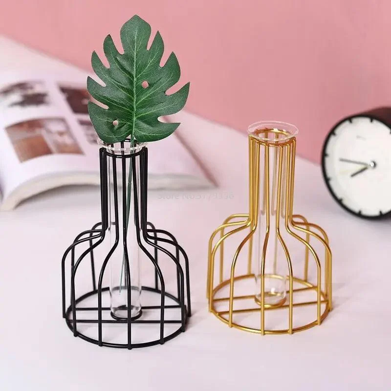 GildedBloom_-_Gilded_flower_vase_-_-4194532 GildedBloom - Gilded flower vase -