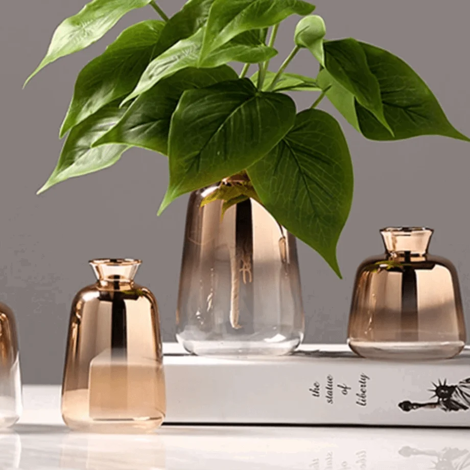 Gradient Vases -