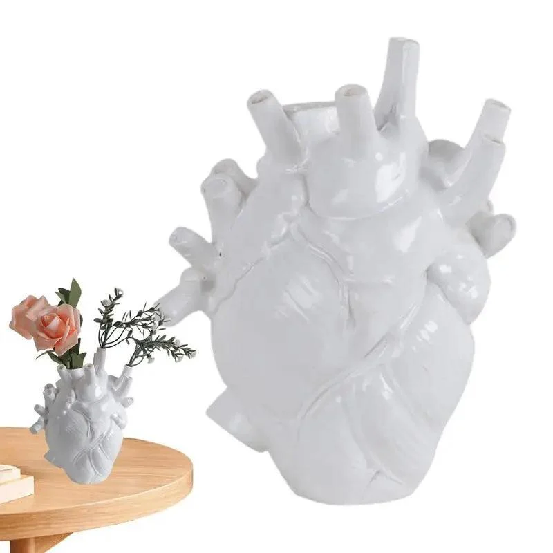 Heartfelt_Harmony_Resin_Black_White_Heart_Vase_-_-4202340 Heartfelt Harmony: Resin Black & White Heart Vase -