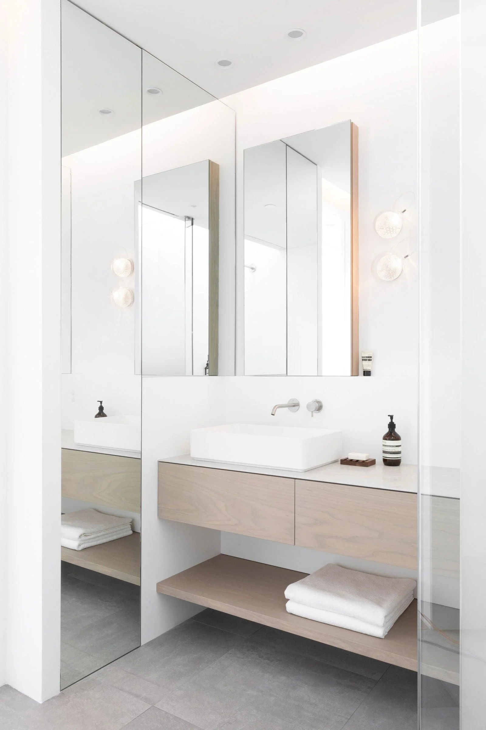 Homeko-Clear_Glass_Wall_Lamp_-_-4295839 Homeko-Clear Glass Wall Lamp -