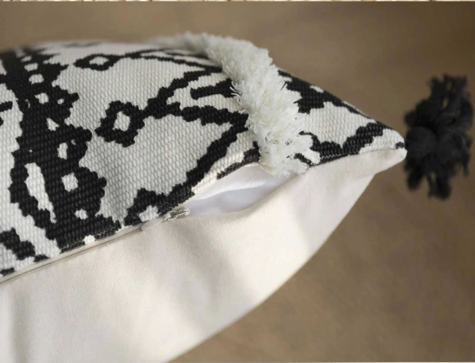 Homeko_Black_and_White_Geometric_Pillow_Cover_-_-4216288 Homeko Black and White Geometric Pillow Cover -
