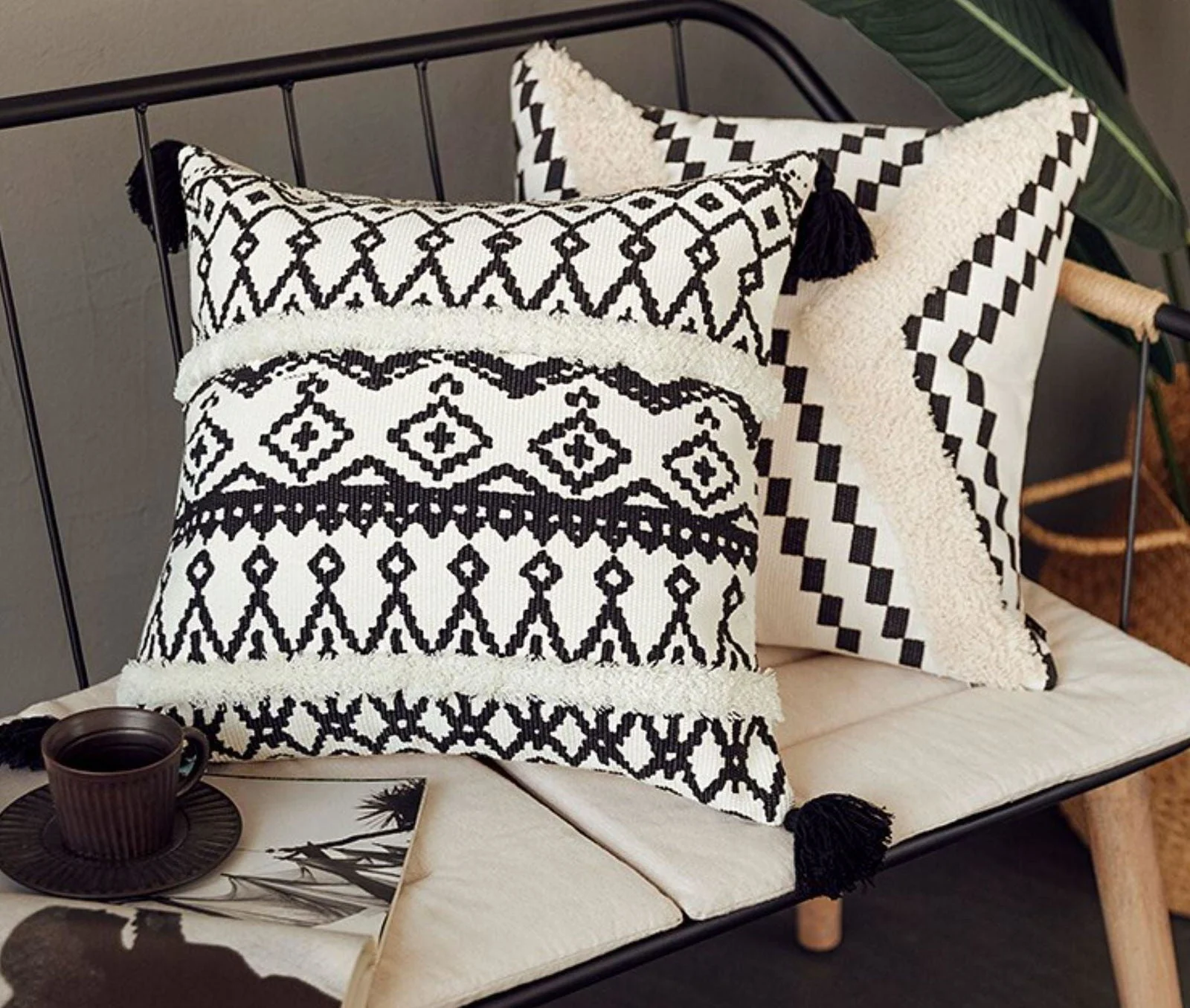 Homeko_Black_and_White_Geometric_Pillow_Cover_-_-4216297 Homeko Black and White Geometric Pillow Cover -