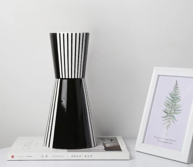 Homeko_Meets_White_Ceramic_Vases_-_-4263517 Homeko Meets White Ceramic Vases -