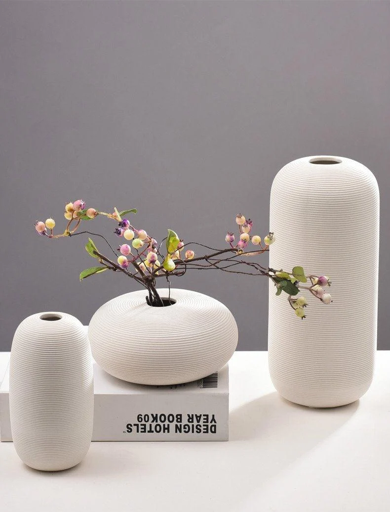 Homeko_in_White_Vase_-_-4250354 Homeko in White Vase -