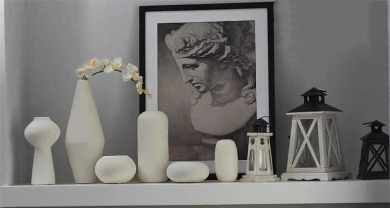 Homeko_in_White_Vase_-_-4250366 Homeko in White Vase -