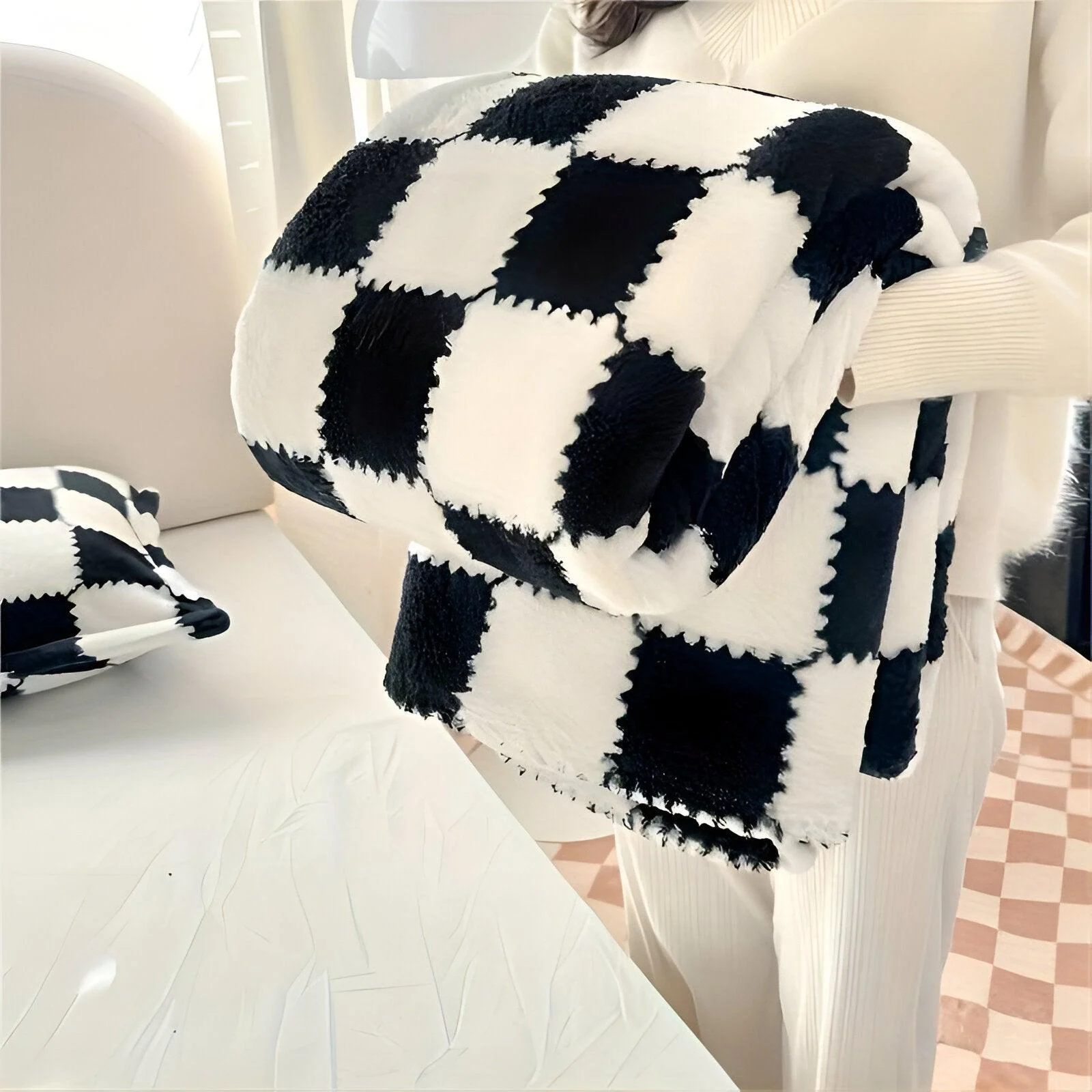 HomoraSnugFuzPlaid16 Homorasnugfuzplaid16