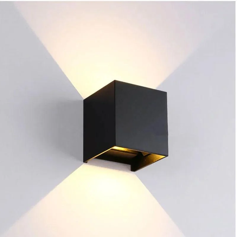 InnovaGleam - Modern wall light for interiors -