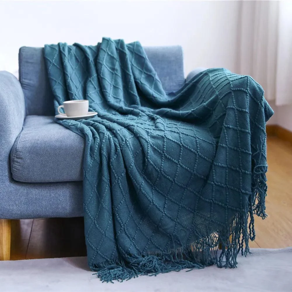 Knitted_Waffle_Blanket_Nordic_Decor_Elegance_-_-4313352 Knitted Waffle Blanket: Nordic Décor Elegance -