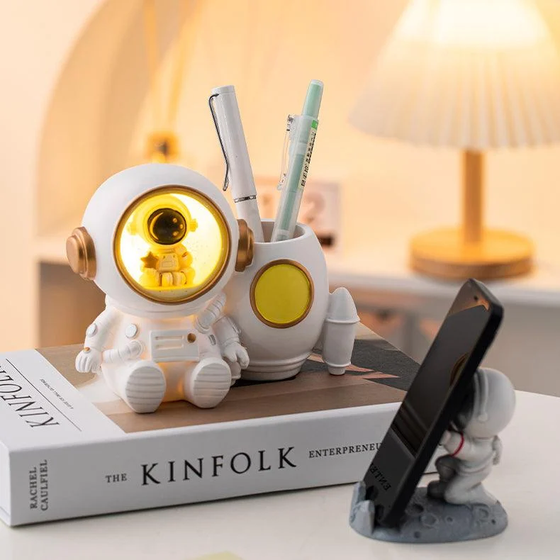 LED Astronaut Pen Holder - Homeko